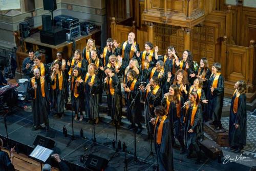 Energie du chœur lors d'un concert au profit de l'association ALGED